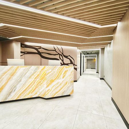 Отель Citichic Sukhumvit 13 By Compass Hospitality - Newly Renovated Бангкок Экстерьер фото