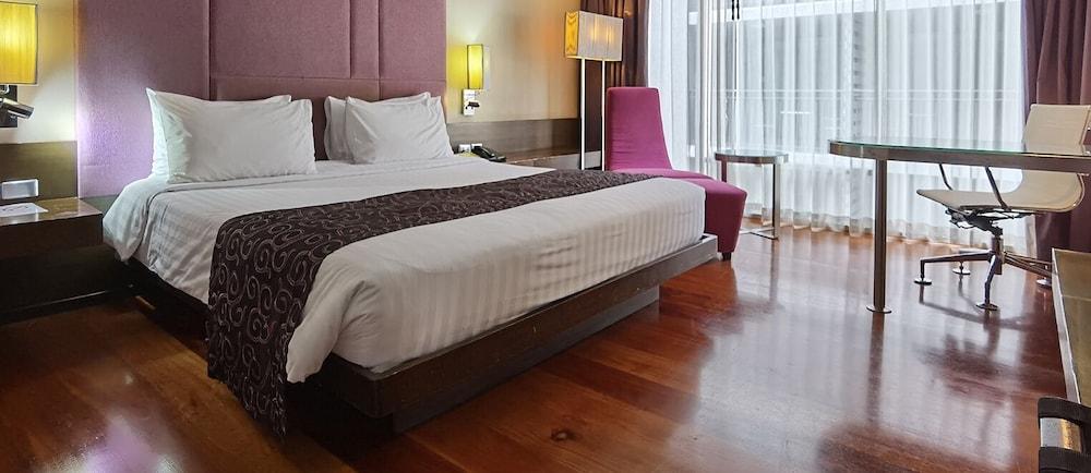 Отель Citichic Sukhumvit 13 By Compass Hospitality - Newly Renovated Бангкок Экстерьер фото