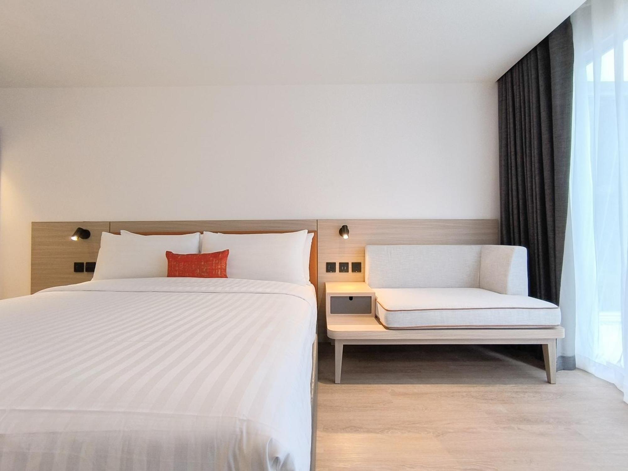 Отель Citichic Sukhumvit 13 By Compass Hospitality - Newly Renovated Бангкок Экстерьер фото