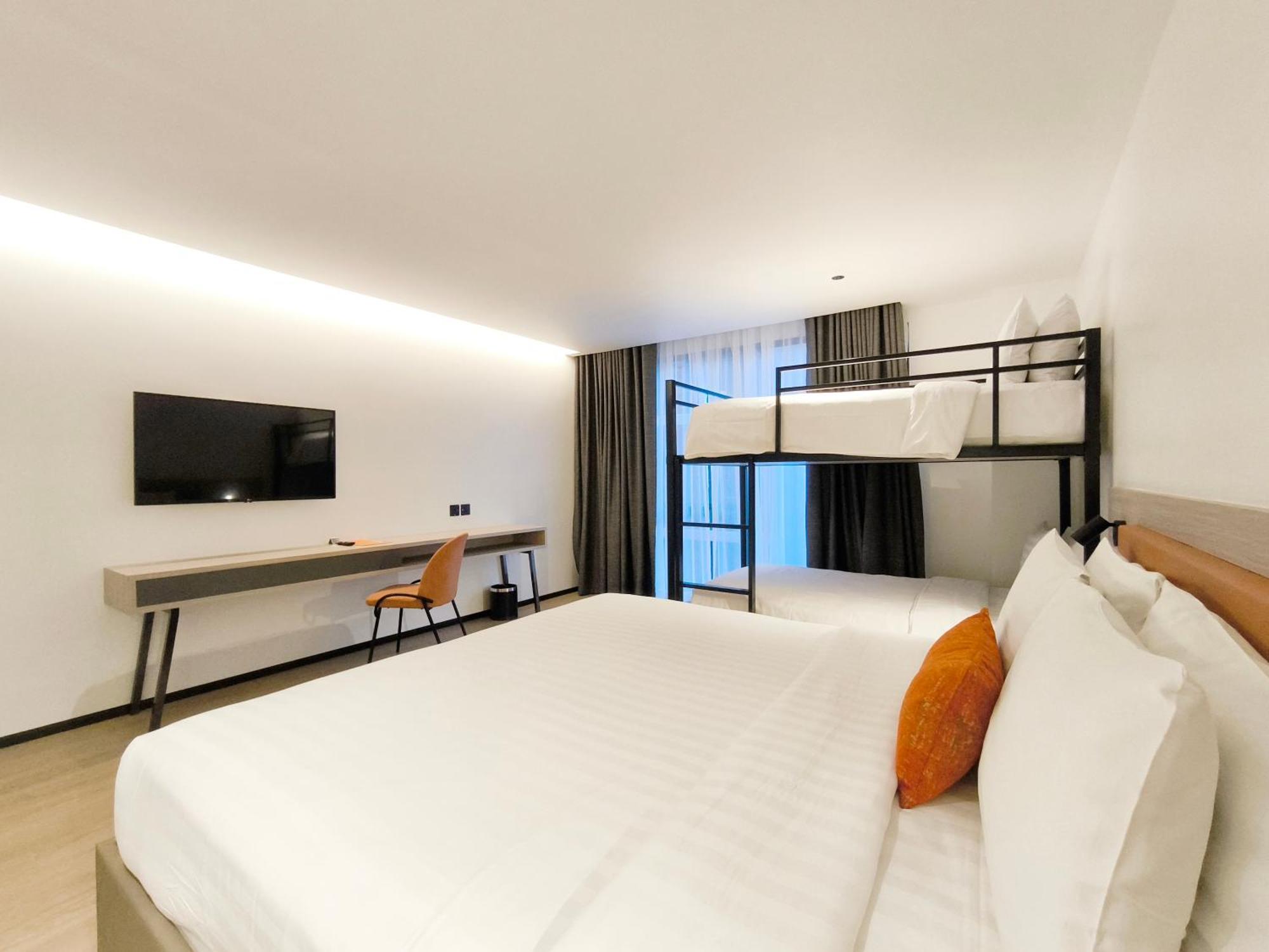 Отель Citichic Sukhumvit 13 By Compass Hospitality - Newly Renovated Бангкок Экстерьер фото